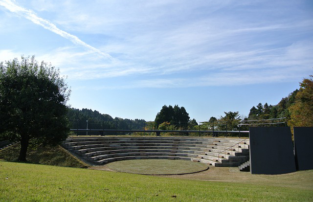 Maezawa Garden Amphitheatre(Open Air Stage)